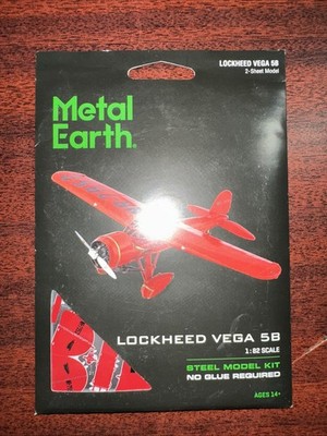 LOCKHEED VEGA 5B AIRCRAFT ''AMELIA EARHART'' STEEL MODEL KIT BY METAL EARTH ME1025