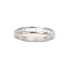 18 Karat White Gold Ladies 0.25 Carat Diamond Wedding Band Ring Size 5