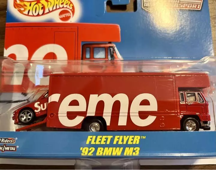 RedシュプリームミニカーSupreme Wheels Fleet Flyer + BMW 赤 国内正規品