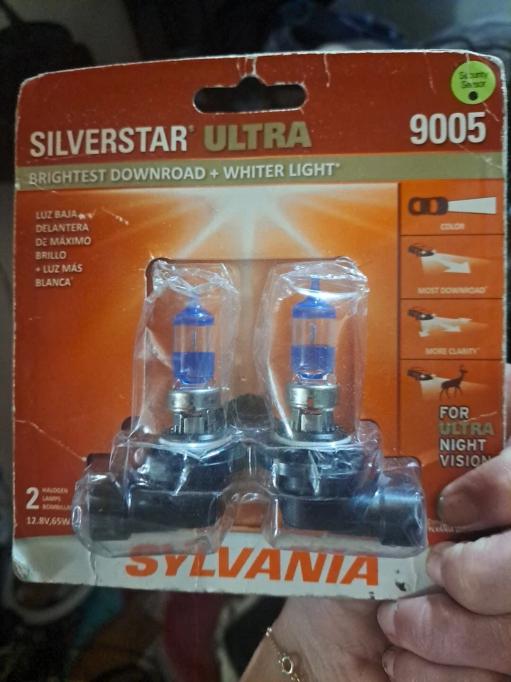 (Paquete de 2) Bombilla halógena Sylvania Silverstar Ultra visión nocturna 9006 Foto 3 de 3