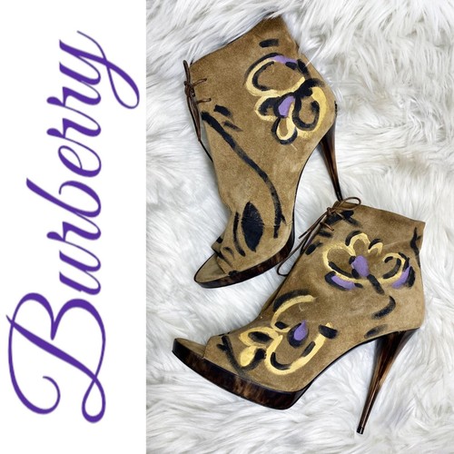 BURBERRY Suede Floral Hand Painted Peep Toe Stiletto Platform Ankle Bootie, 10 - 第 2/9 張圖片