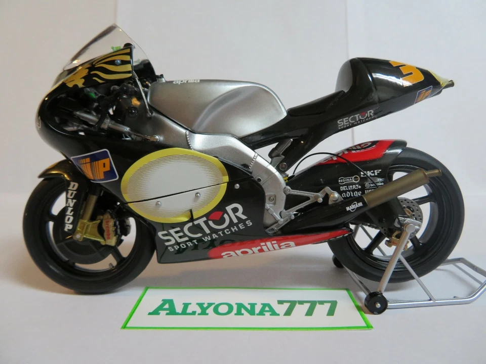 MINICHAMPS 1/12 APRILIA RSV 250 Marco Melandri 2002 MotoGP Moto Bike Model *Rare - Image 4 of 4