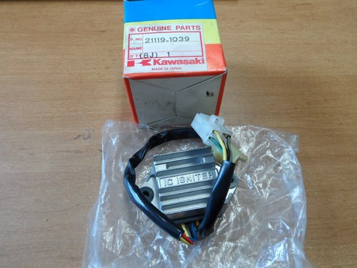 NOS OEM Kawasaki Ignition Igniter 1982-1983 KZ550-H1 KZ550-H2 GPz 550 21119-1039 - 第 1/8 張圖片