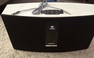 Bose SoundTouch 30 Wi-Fi Music System Model: 412550 w Remote READ DESCRIPTION