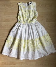 Besticktes Cocktailkleid 36 - 38 mit Tüllrock Blumenmuster Rock ‘n‘ Roll Weiß