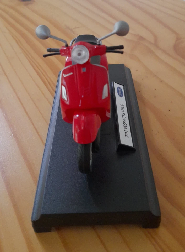 Welly modellautos VESPA GTS 125 - Bild 2 von 3