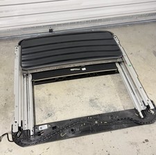 2014-16 Cadillac Ats Sunroof Panel Assembly Complete Oem 23348561 2014-16 Cadillac Ats Sunroof Panel Assembly Complete Oem 23348561