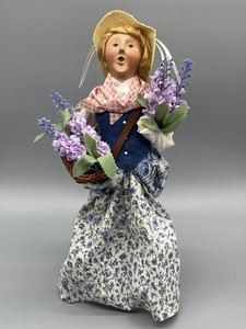 Byers Choice Caroler Lady Baskets Lilacs Blue Flower Skirt Spring Season 2002