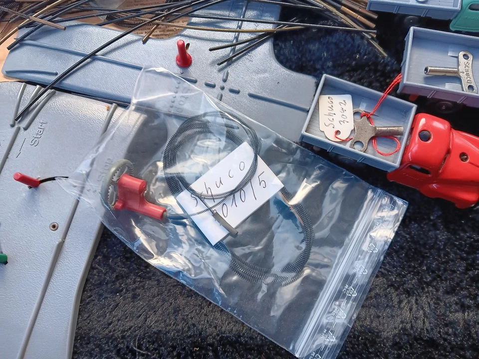 Schuco Varianto,großes Konvolut 7 Autos und 1 Anhänger - Bild 4 von 4