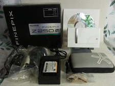 FUJIFILM FINEPIX Z250FD,White,5x,2.7in,10MP Excellent from JAPAN FujiFilm USED
