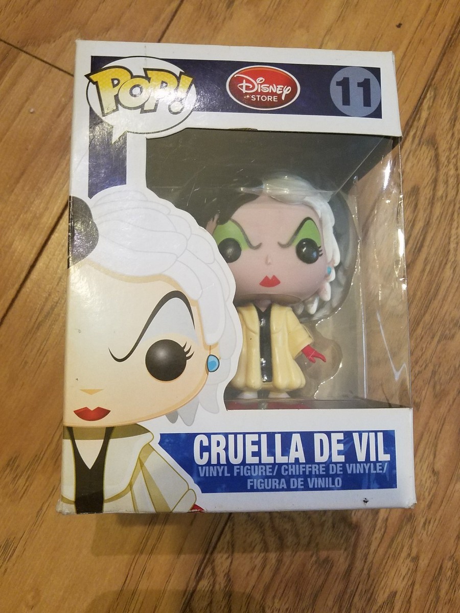 Disney store 101 Dalmatian Cruella De Vil #11 Vinyl Figure by