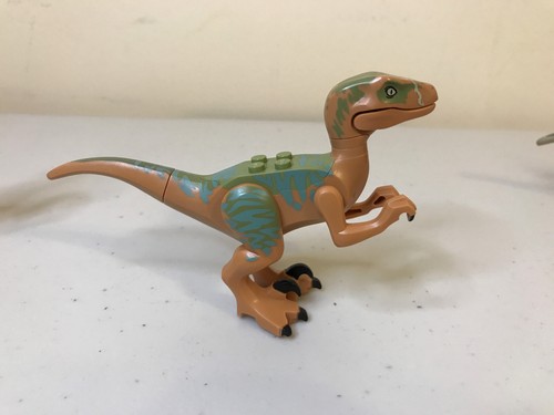 Lego Jurassic World Velociraptors Charlie & Echo 2015 Dinosaur Figures (75920) - Picture 4 of 9