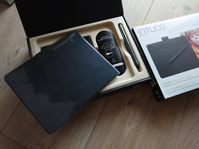 WACOM Intuos Fotostift & Touch 7'' Grafiktablett 