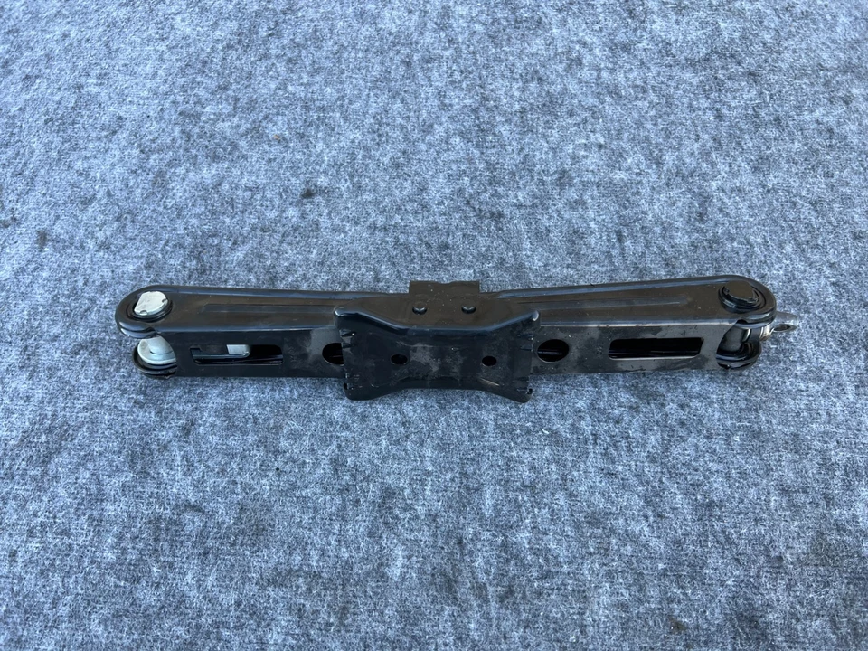 CONJUNTO DE MACACO DE PISO FABRICANTE DE EQUIPAMENTO ORIGINAL 23K 2018-2023 AUDI Q5 SQ5 - Imagem 2 de 3