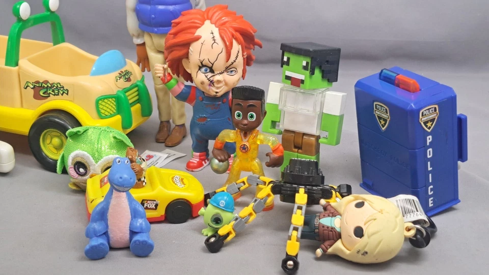 Lote de juguetes figuras de acción para niños. Juguetes diversos Foto 2 de 4