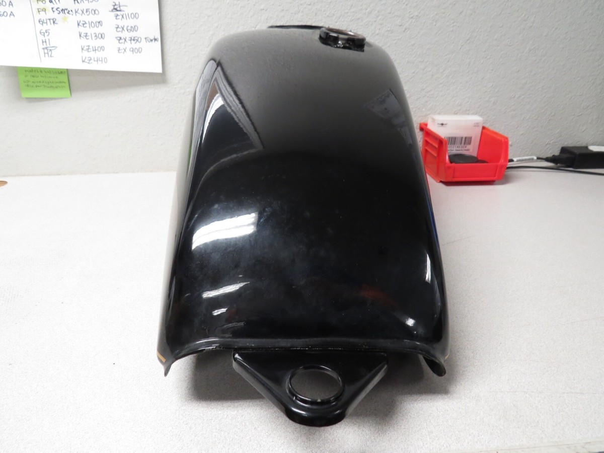 SR500 タンク　2J2 SR500 タンク 2J2 NOS Yamaha OEM Black & Gold Fuel Gas Tank