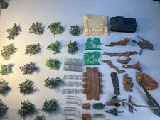 Vintage Mixed lot of Plastic Army Men Figures Large Lot 173 Men 32 Misc Pieces