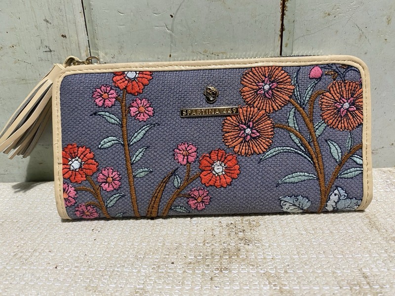 Spartina 449  Embroidered ￼ Snap  Tassel Coastal  Oyster  Wallet Bifold￼
