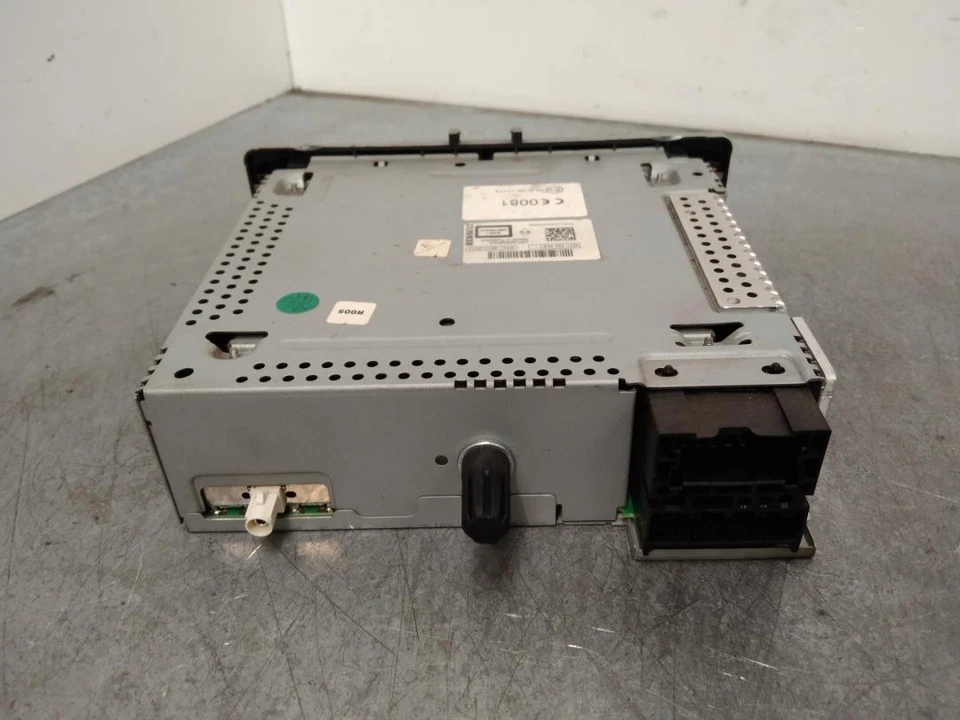 281153266R Sistema Audio/Radio Cd para RENAULT MEGANE III SPORT TOURER 2 190999 - Imagen 2 de 4