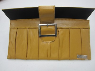 NWOT MICHE Classic Outer Shell Tan With Silver Buckle Magnet Closure 