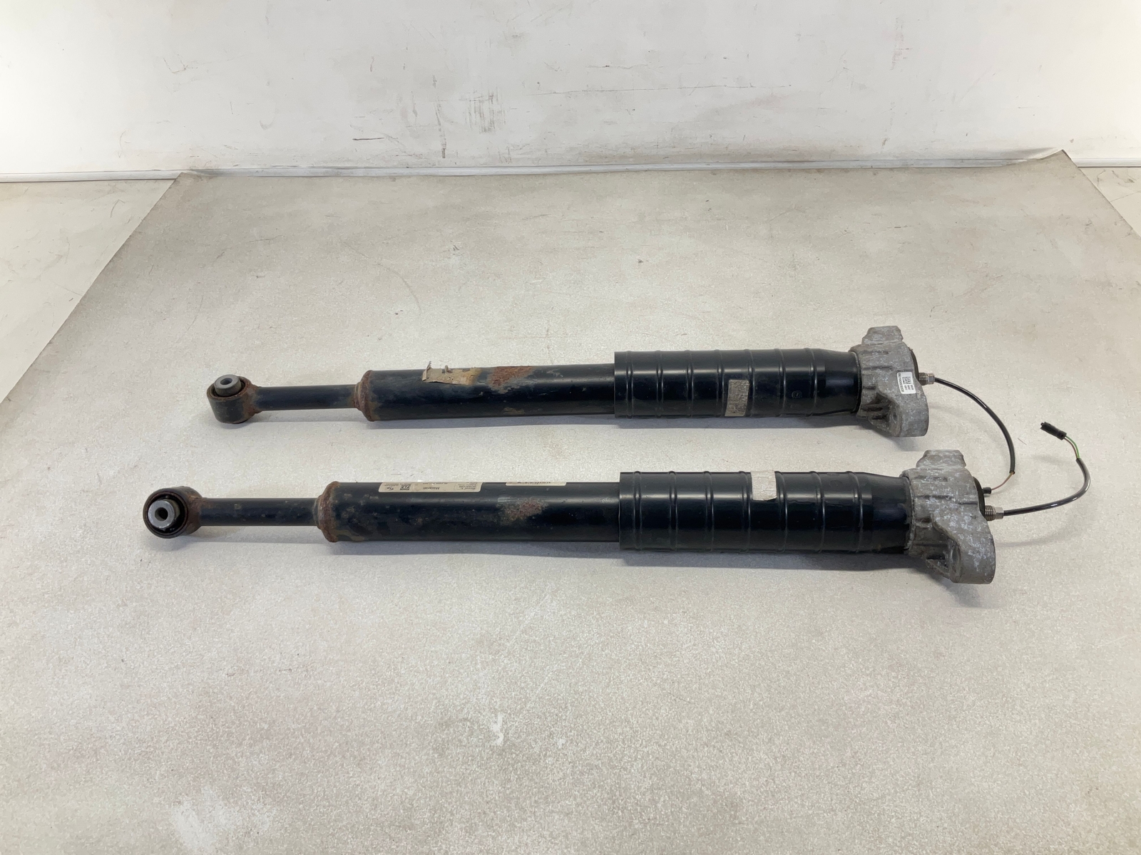 17-20 MASERATI Levante Rear Left Driver & Right Passenger Strut Shock Absorber