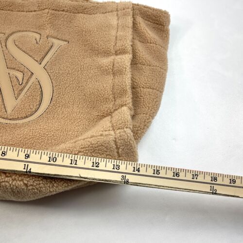 Victoria's Secret Brown Plush Teddy Bear Style Sherpa Cozy Fleece Tote Bag - Picture 10 of 12