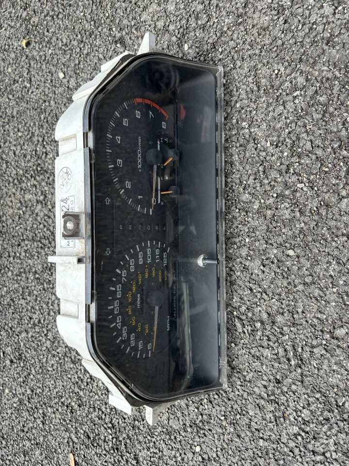 Dodge Colt/Mitsubishi Mirage Cluster Foto 3 de 4