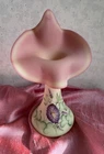 Fenton Burmese Glass Messenger Exclusive 1998 Hummingbird Jack In Pulpit Vase
