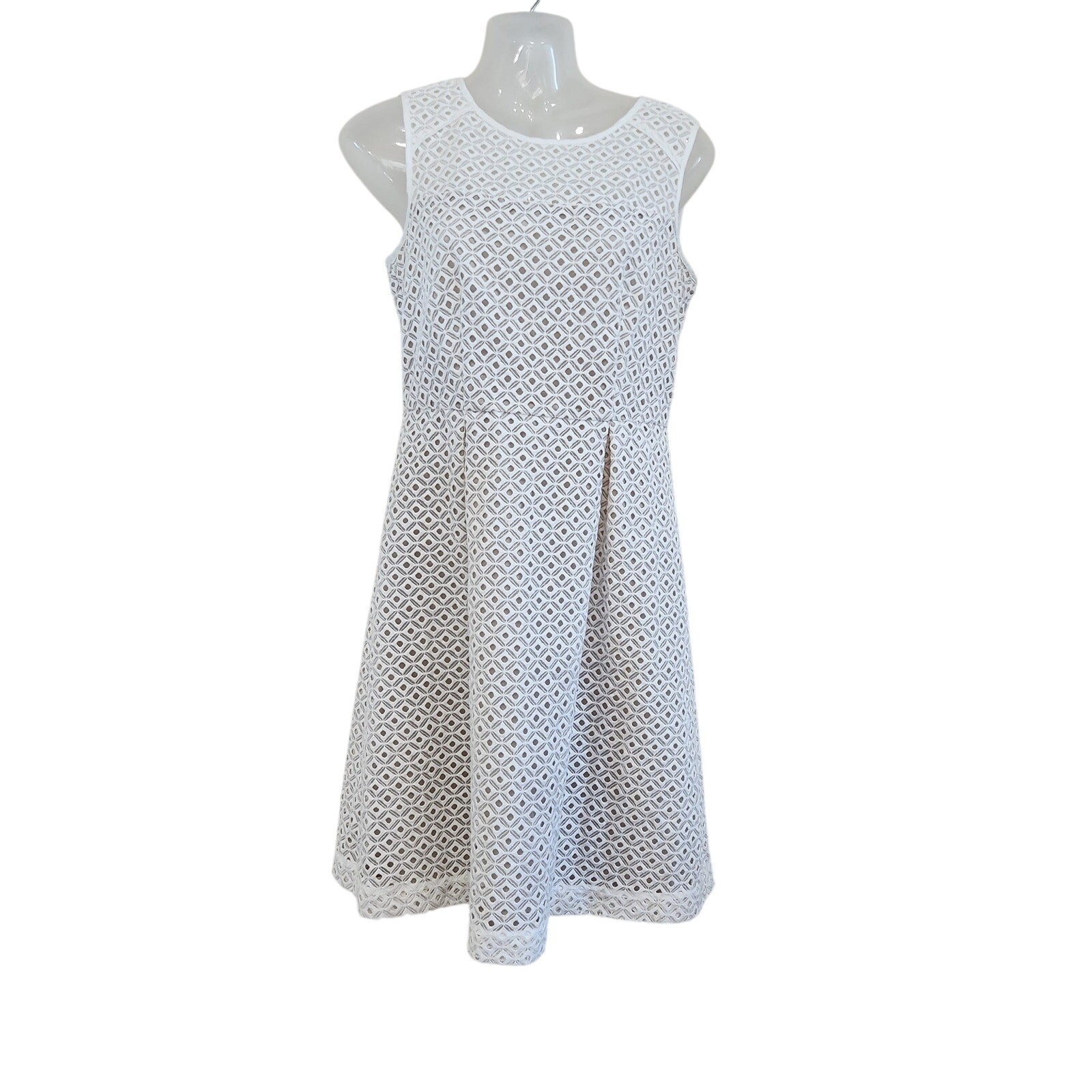 Calvin Klein Eyelet Crochet Knit Overlay Pleated Sheath Dress in White Size 6