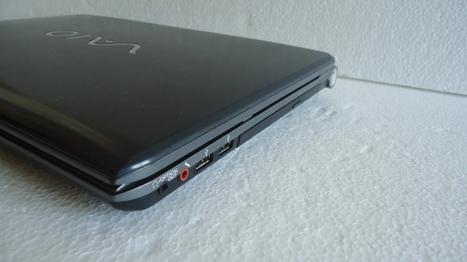 Sony Vaio VPCEF 1600X900 Ram 8 GB i5 SSD Windows 10 - Immagine 2 di 4