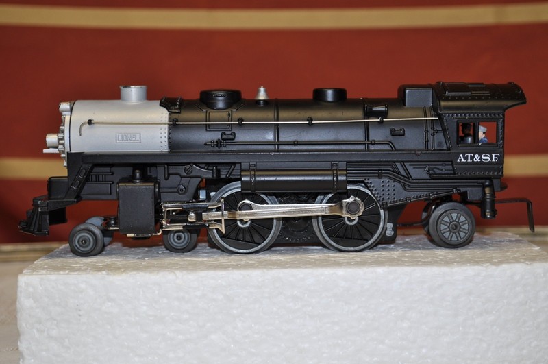 Lionel Santa Fe ATSF  Steam Locomotive 4-4-2 works great watch video
