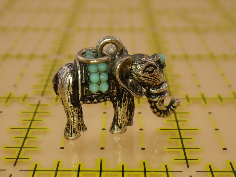Vintage Elephant Charm Bracelet Howdah Fake Turquoise Beads Pendant Jewelry