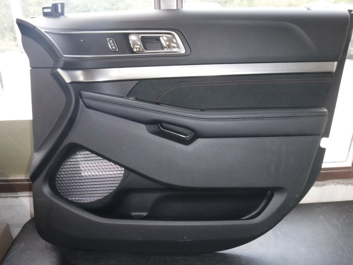 2016-2018 FORD EXPLORER XLT FRONT RIGHT DOOR PANEL Suede / with
