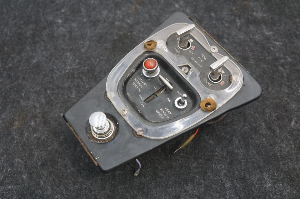 Interruptor de control de consola central panel de ajuste bisel Rolls Royce Silver Shadow 1973 Foto 2 de 4