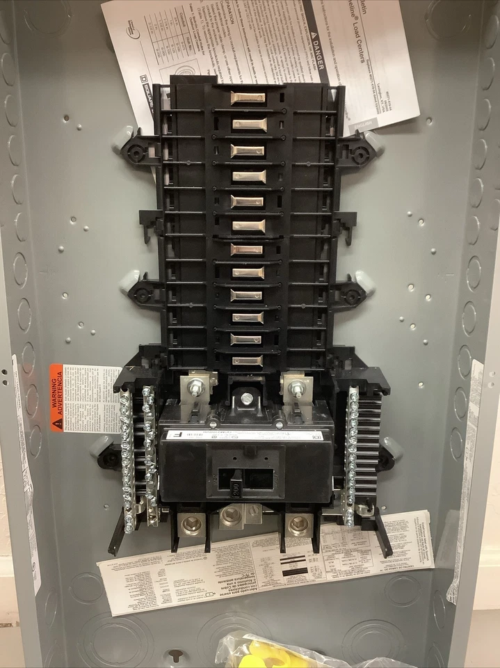 Centro de carga Square D QO124M200 24 ranuras 200A (r49) Foto 2 de 4