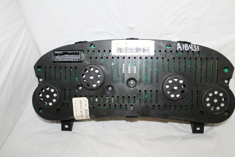 Speedometer Instrument Cluster 03 Cadillac CTS Dash Panel Gauges 94,573 Miles - Image 2 of 4