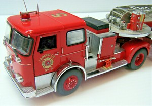 tiller truck fire ladder seagrave 1965 aerial franklin mint scale