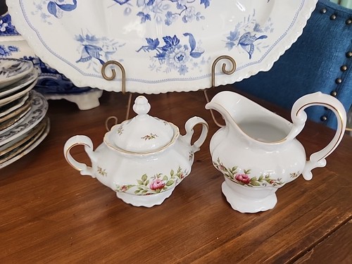 STUNNING JOHANN HAVILAND TRADITIONS FINE CHINA MOSS ROSE CREAMER & SUGAR - Picture 2 of 10