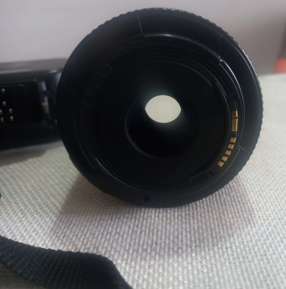 Canon macchina fotografica Canon EOS 1000 - 35 - 80 mm - Immagine 3 di 4