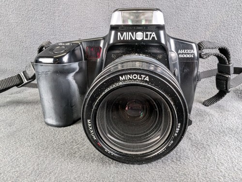 Minolta Maxxum 5000i AF 35mm SLR Film Camera With Case and Manual - Picture 2 of 16