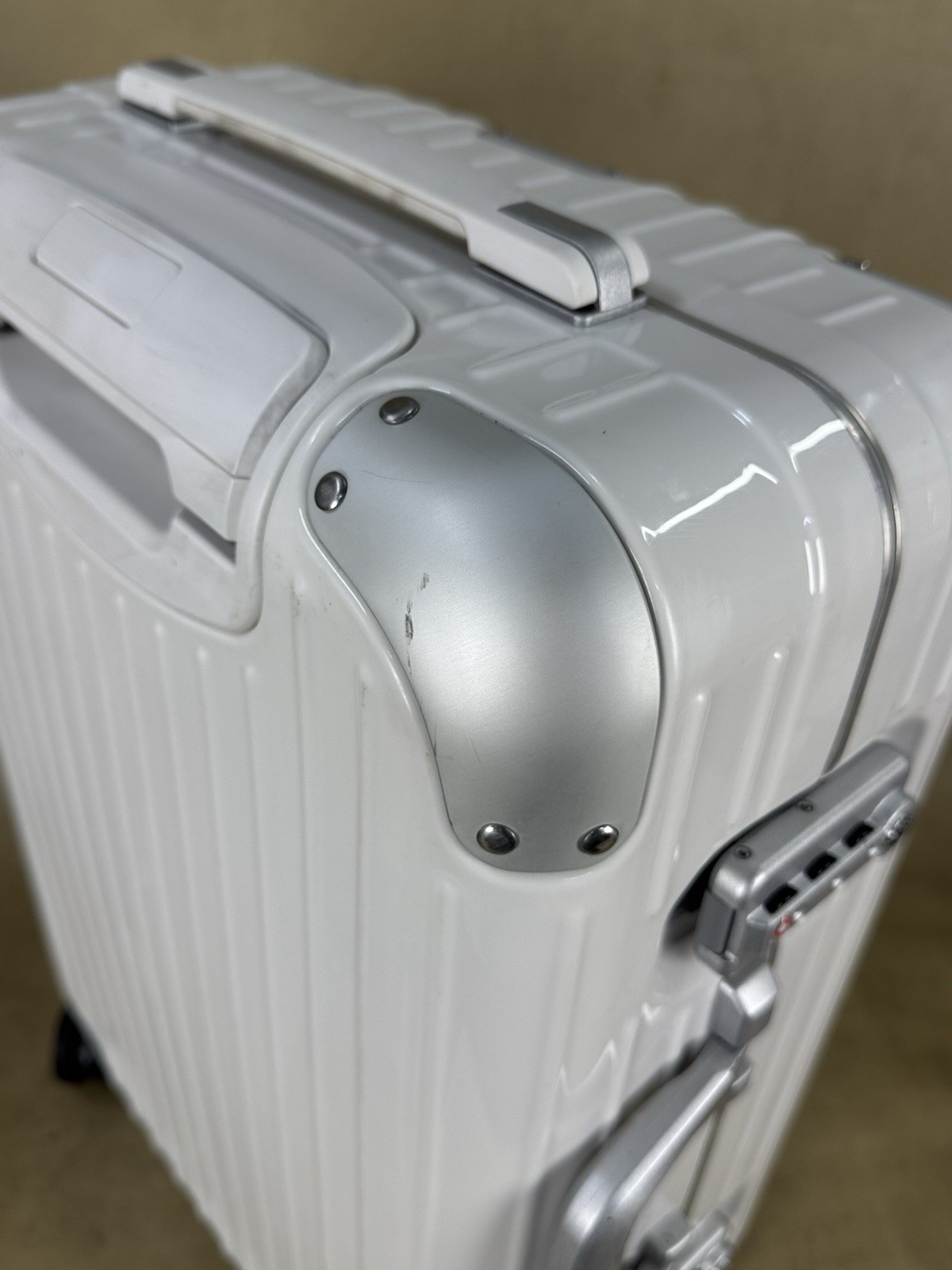 Rimowa Hybrid Cabin S All White Spinner Carry On Suitcase 88352664 $1125