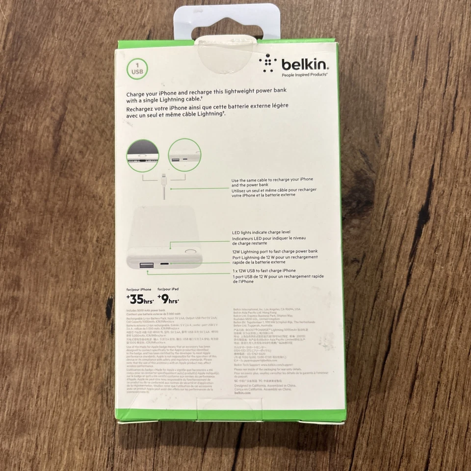 Banco de alimentación de carga Belkin Boost 5K con conector Lightning - blanco Foto 3 de 4
