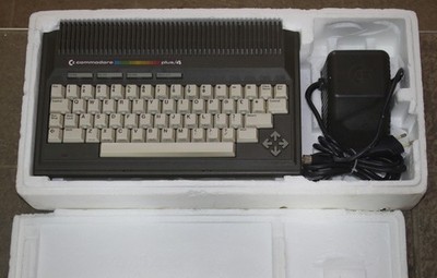 COMMODORE C Plus/4 - funktionsgeprüft - schöner Zustand mit Original Styrophor