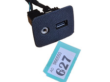 Genuine Ford Fiesta MK7 2008-2012 AUX IN USB Input Socket Audio Connection Trim