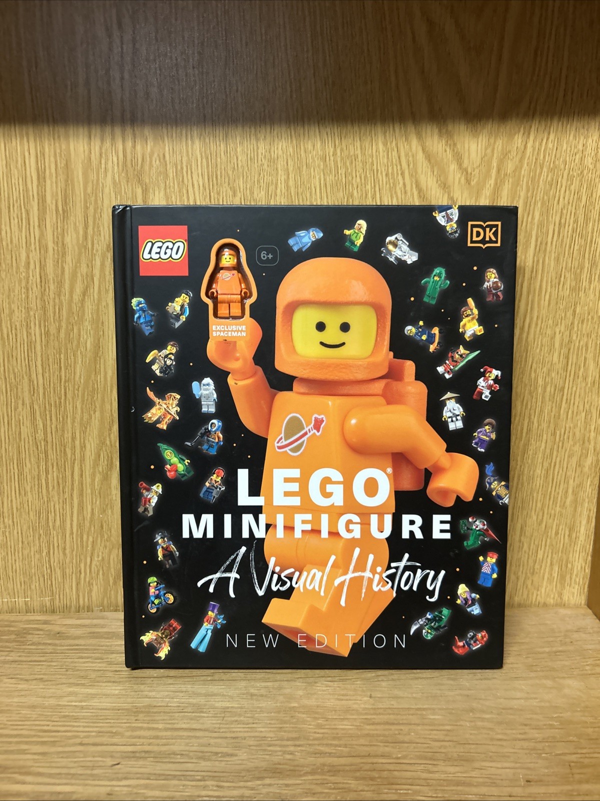 DK LEGO MINIFIGURE A VISUAL HISTORY BOOK NEW EDITION (4840)
