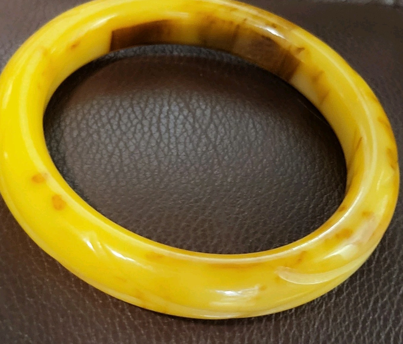 Vintage Bakelite Bracelet Two-toned Swirl Butters… - image 6