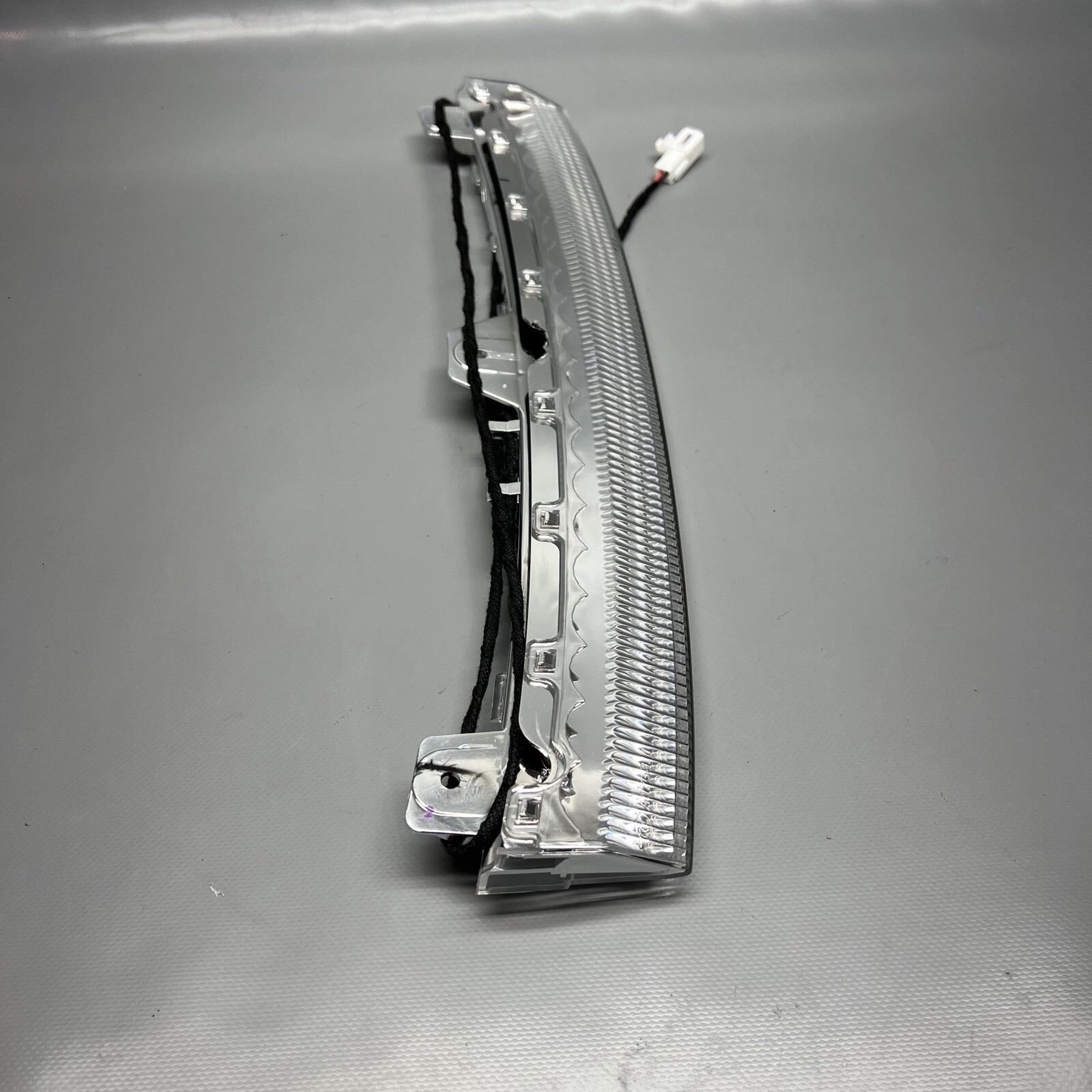MASERATI GHIBLI REAR 3RD BRAKE LIGHT 2014 2015 2016 2017 OEM 670008130