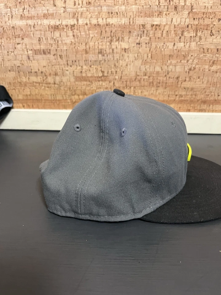 Boné Oakley Metal 2.0 Gascan multicolorido Snapback exclusivo DESCONTINUADO - - Imagem 4 de 4