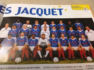 2 PHOTOS EQUIPE DE FRANCE WORLD CUP 1998 ZIDANE DESCHAMPS BARTHEZ BLANC JACQUET