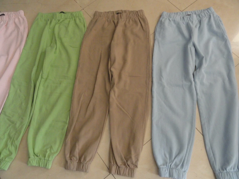 Lote de (5) Pantalones deportivos Brandy Melville en diferentes colores, excelentes usados Foto 4 de 4